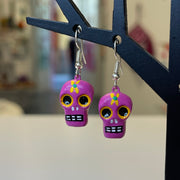 Boucles d'oreilles en argile "têtes de mort roses"