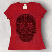 “Calavera de obsidiano” color rojo camiseta con diseño mexicano Karani Art