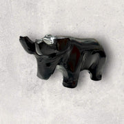 Figurita toro de ónix negro