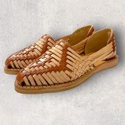 Huaraches (artisan footwear) Cintia model