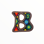 Letra “B" con imán arte Wixárika (Huichol) pequeña